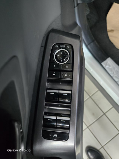 TOYOTA RAV 4 2026 4WD LUXURY