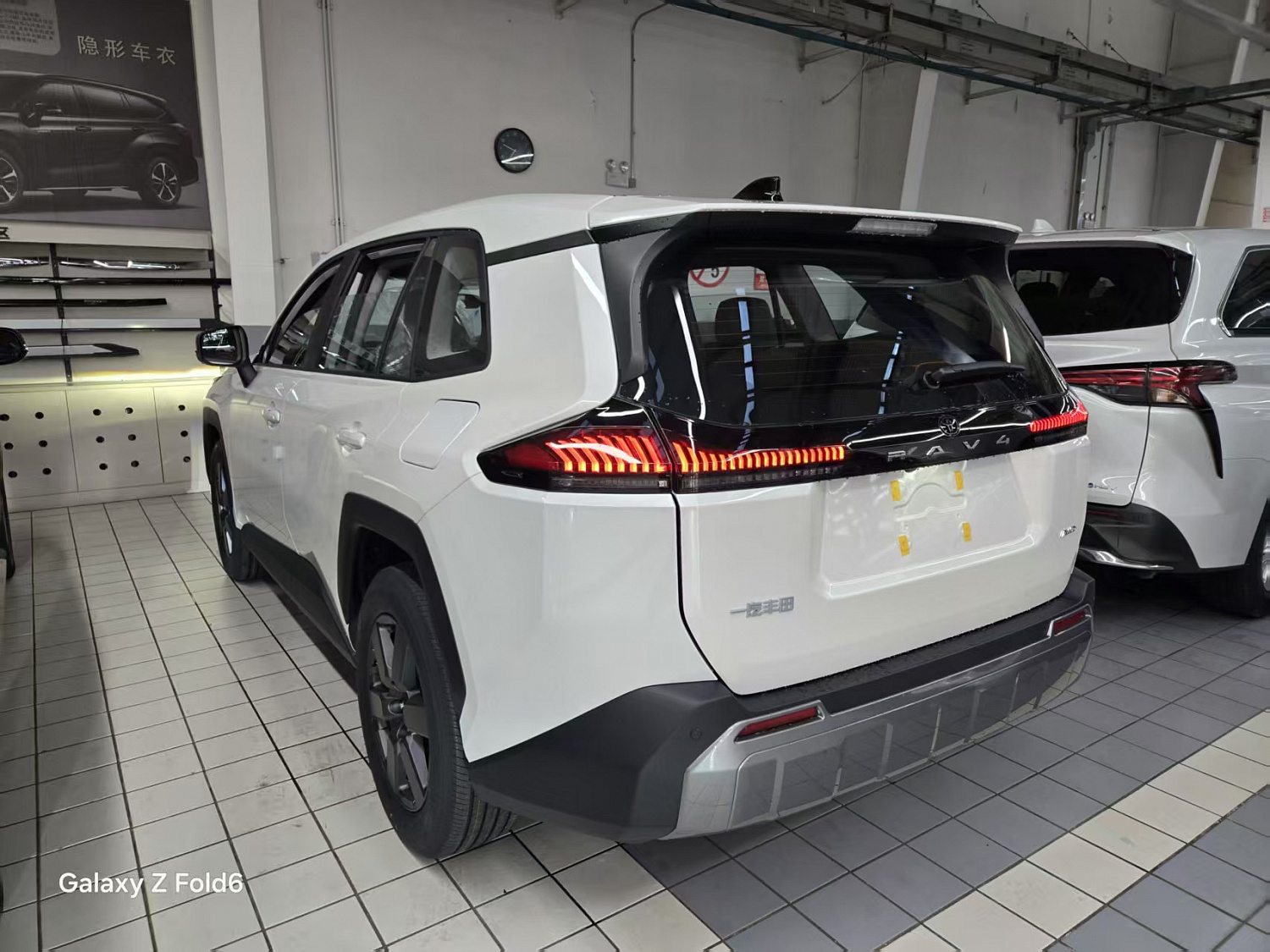 TOYOTA RAV 4 2026 4WD LUXURY