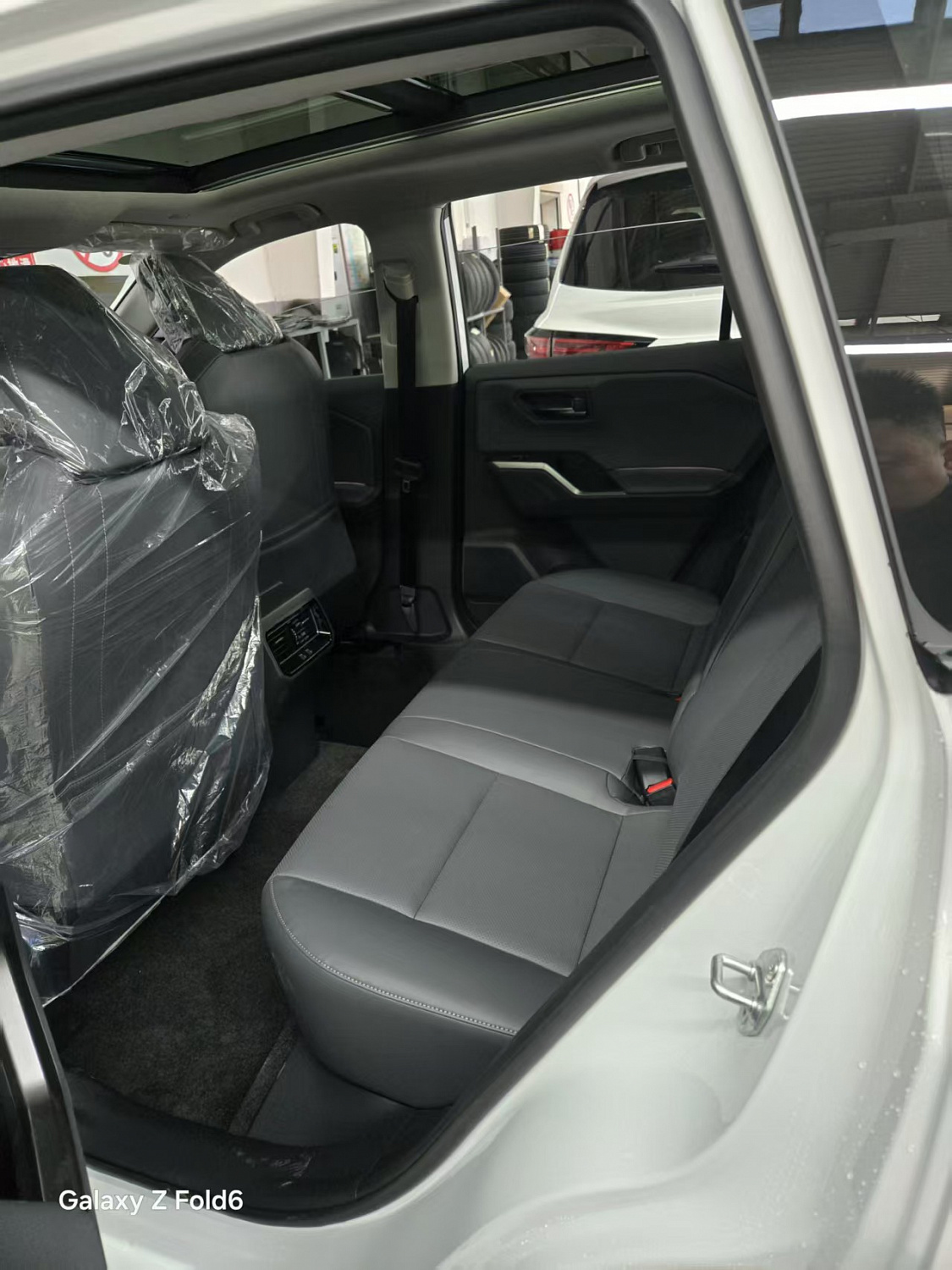 TOYOTA RAV 4 2026 4WD LUXURY