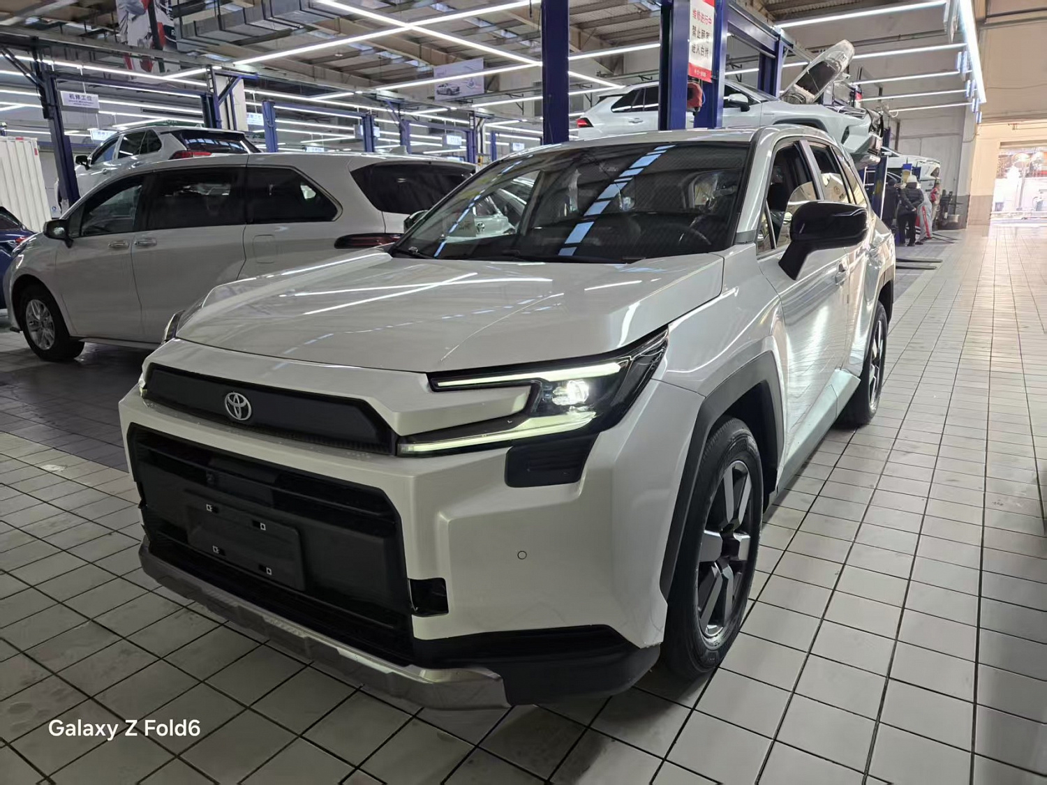 TOYOTA RAV 4 2026 4WD LUXURY