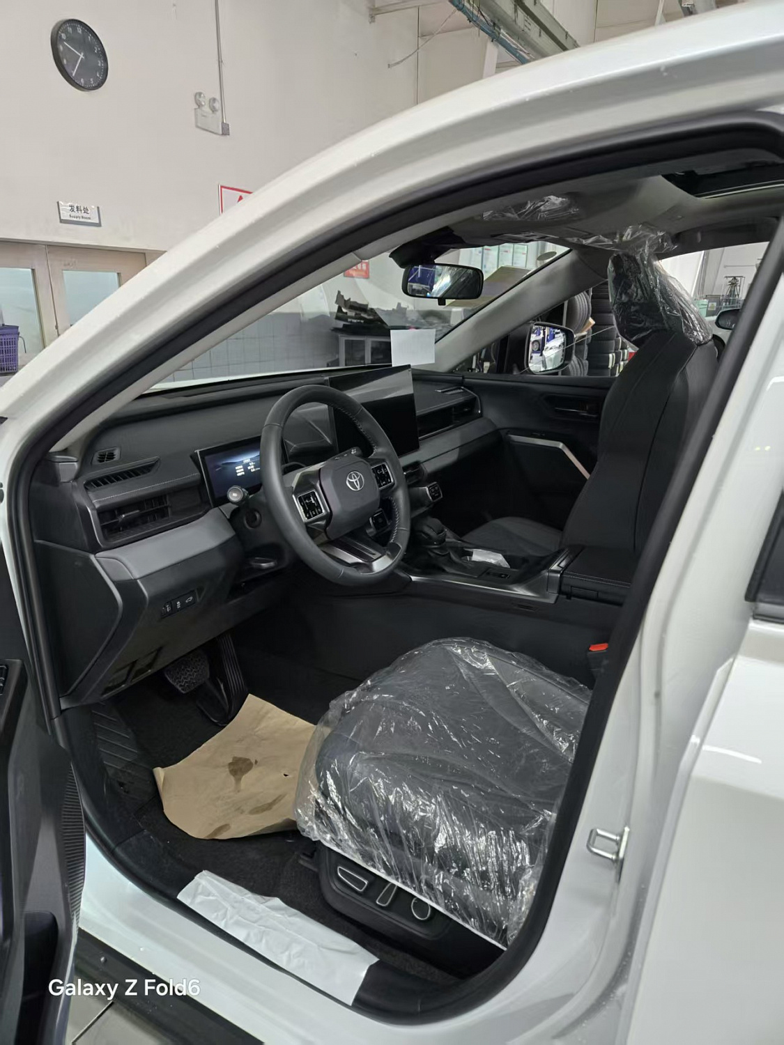 TOYOTA RAV 4 2026 4WD LUXURY