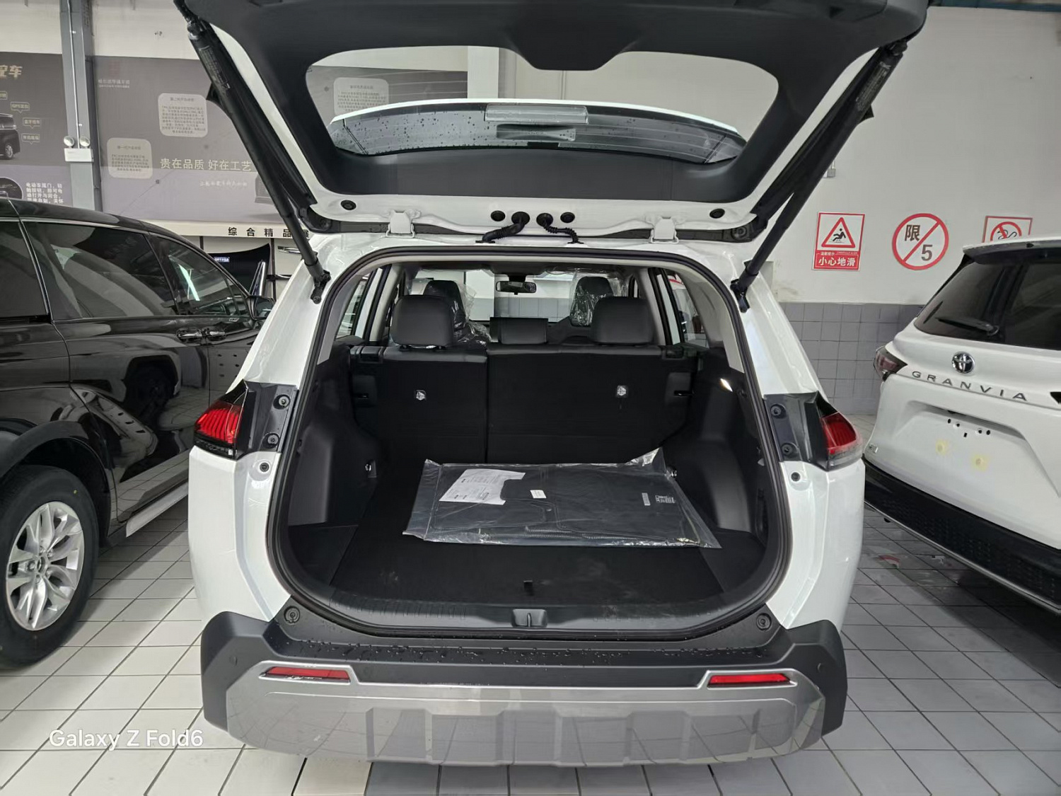 TOYOTA RAV 4 2026 4WD LUXURY